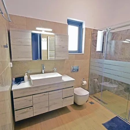 Konatsi Luxury Apartments Tirós Exteriér fotografie