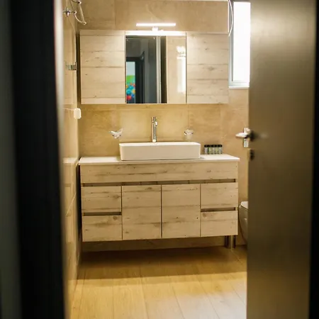 Konatsi Luxury Apartments Tirós Exteriér fotografie