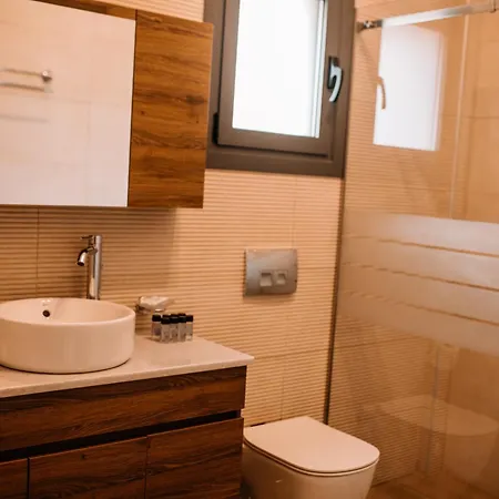Konatsi Luxury Apartments Tirós Exteriér fotografie
